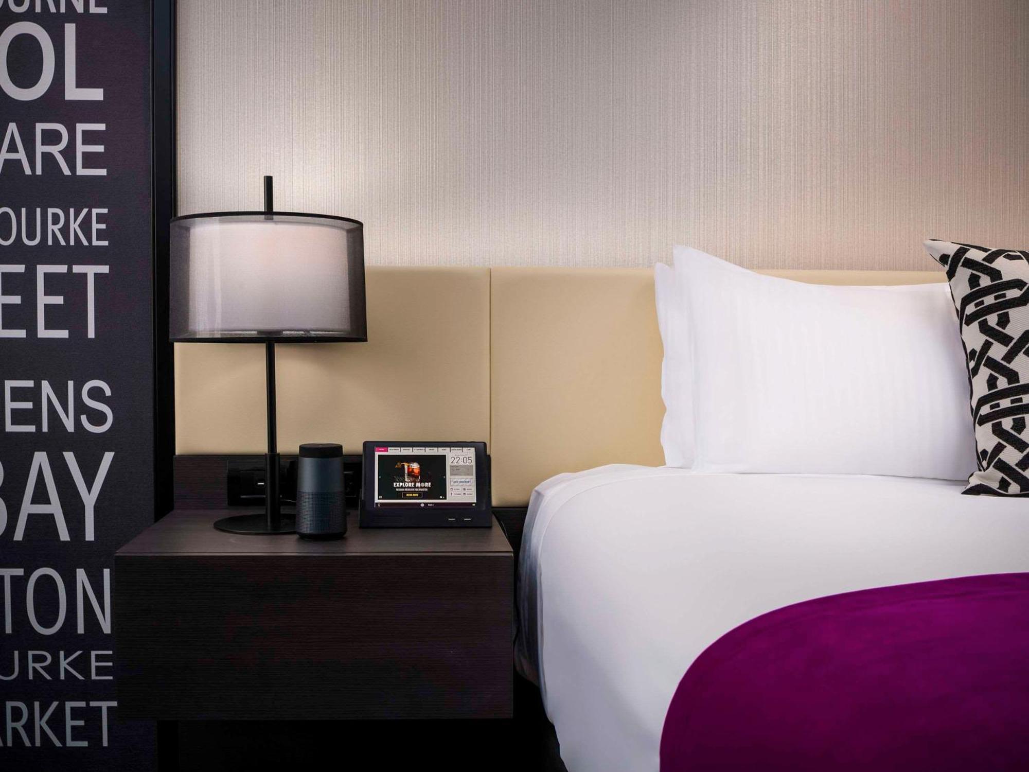 Pullman Melbourne City Centre Exterior foto A guest room at the Hotel George V