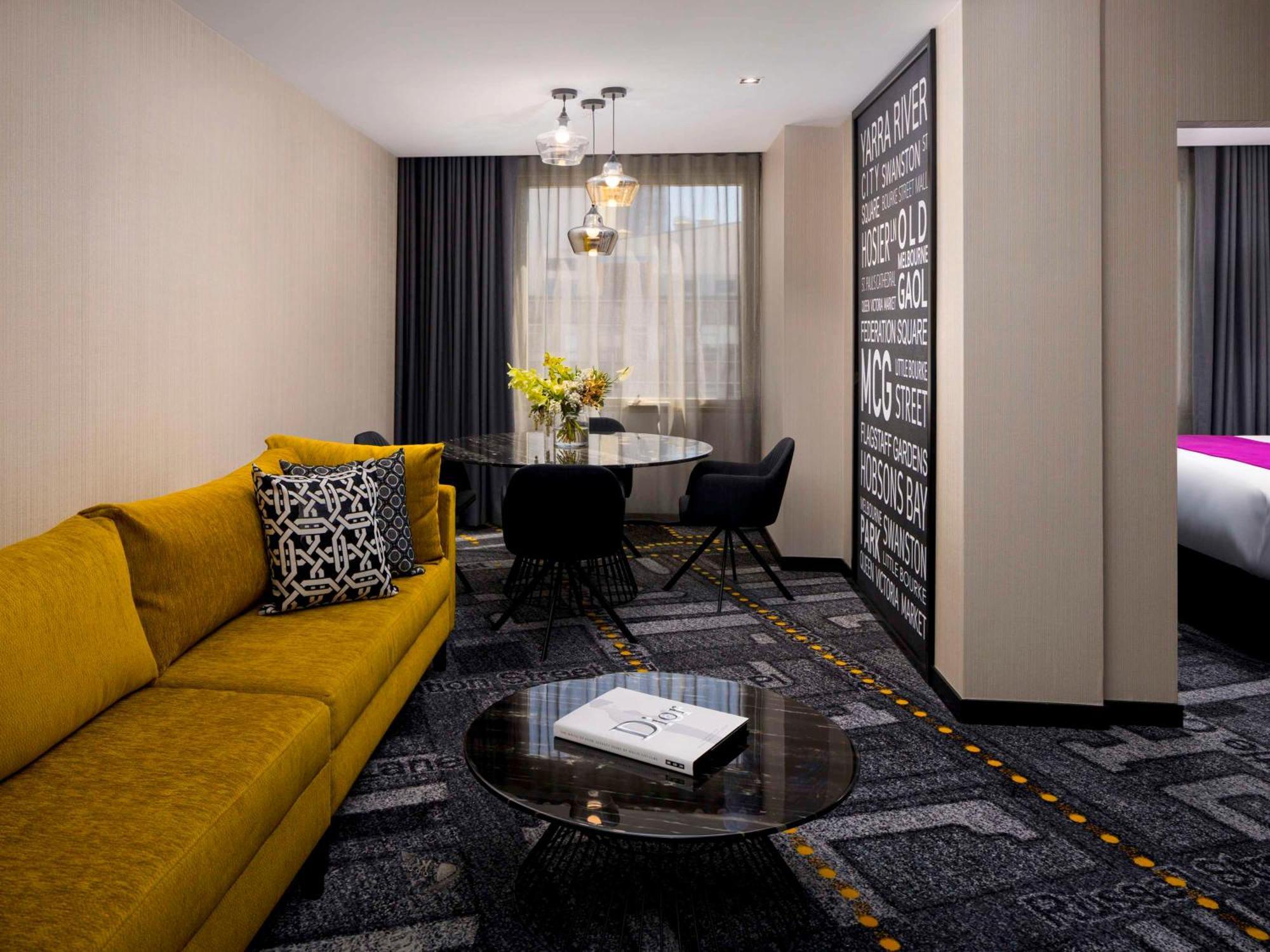 Pullman Melbourne City Centre Exterior foto Suite at the Hilton Prague