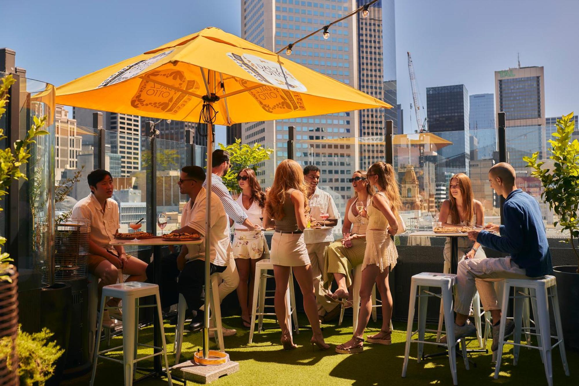 Pullman Melbourne City Centre Exterior foto The Terrace at the Crown Hotel