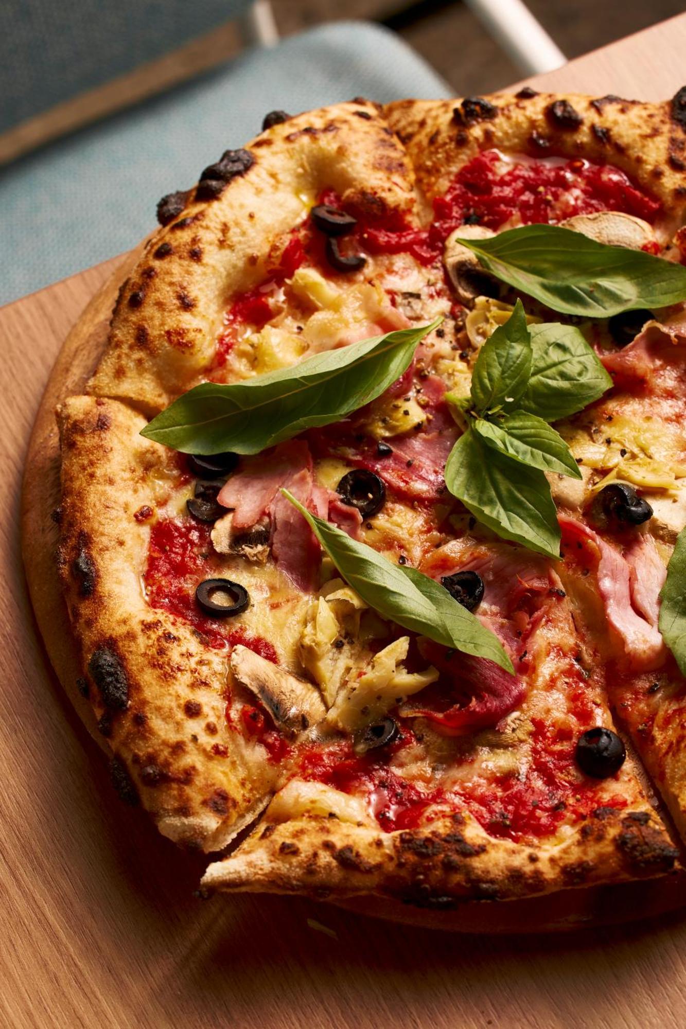 Pullman Melbourne City Centre Exterior foto A pizza with artichoke hearts